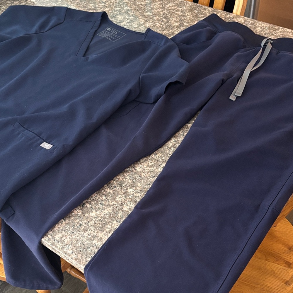 Figs Technical Collection Dark Blue Top and pants